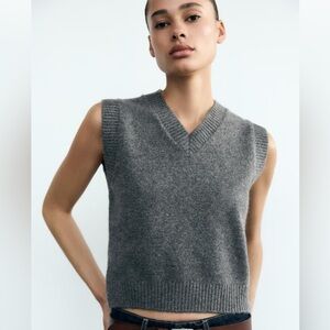 Zara sweater NWOT vest in soft grey. Size S